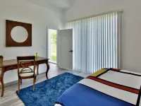 GORGEOUS MODERN HOUSE VERY STYLED FEW BLOCKS FROM FAMOUS DOWNTOWN OF WAYZATA Hotels in Wayzata