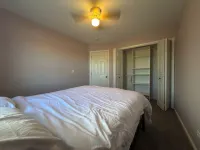 Charming 3-bedroom house in marvelous Elgin with AC, WiFi