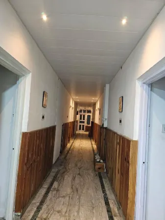 Chauhan Annexe Отели в г. Чхатанга