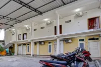 Grand Hagawa Syariah Near Alun Alun Lamongan RedPartner Hotels in Lamongan