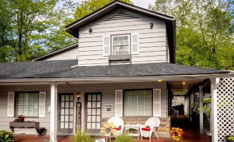 Azalea Garden Inn