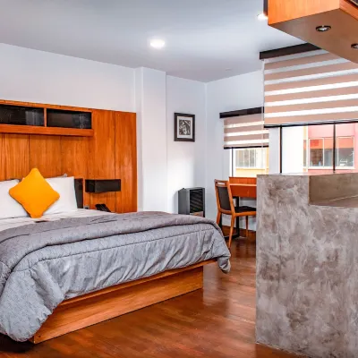 Madero Hotel & Suites Hotels near Plaza Espana