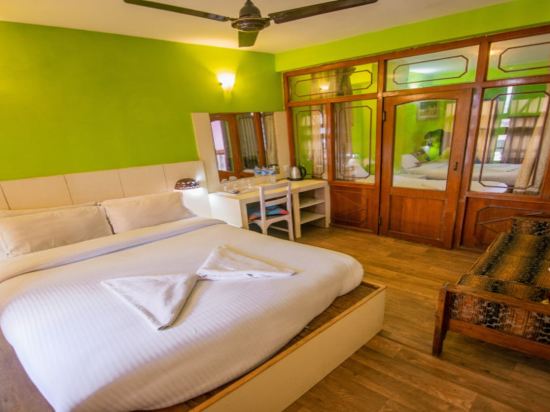 MeroStay 180 Hotel Emo