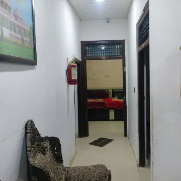 Arora Paying Guest House