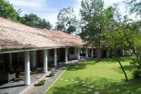Family House with Large Garden in A Peaceful Setting Hotel in zona Horadugoda Sri Sumedharamaya