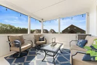 Cozy Zero Step Cabin by Lake. Pvt. Hot Tub. Pool. Fire Pit. Pickleball. Kayaks