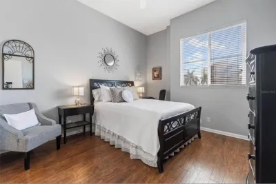 Charming 2-bedroom condo with WiFi, AC in superb St. Petersburg