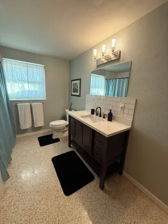 Bay Front property close to everything Отели в г. Кортес