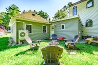 Cheerful Single Level Home w/ Shared Beach on Sebago Lake!