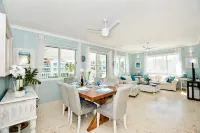 Playa Turquesa D-301 Premier Beachfront Ocean View 100mbps Wifi