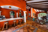 Villa Luna Grande Secluded Beach Estate