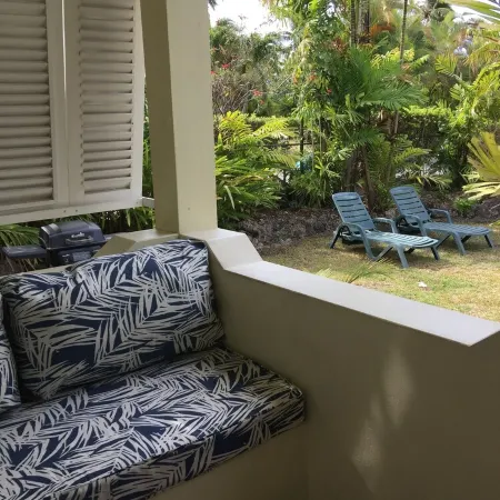 Ground Floor Apt with garden only 3 mins walk to Beach and Beach Club