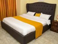 Cozy brand-new fully furnished 2 bedroom, 2 bath suite 5min from city center 키테일 호텔