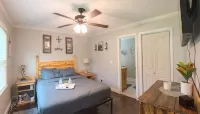 Spacious 5-bedroom house in awesome West Columbia with WiFi, AC