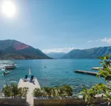 Beach front Holiday Home Villa Radanovic with Pool and Kotor Bay Sea View Hotels in Dobrota