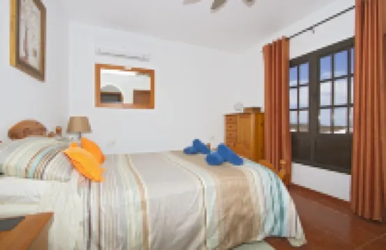 Villa Ani Lee Heated Pool, Wi-Fi, Hot Tub,Pool Table. Uk TV,Golf Course nearby