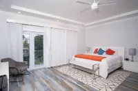 The Sun Seeker Villa Ja 9 Bedrooms . Fully staffed with private chef & butler Hotels in 