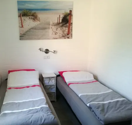 "Het Alfrahuisje" Cozy cottage in the park "De kreek" in Bruinisse