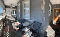 Fully Renovated Bay View Beach House