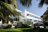 Casa La Playa, a 6 Bedroom FULLY STAFFED, MODERN BEACHFRONT VILLA,  Walk to Town Hotels in 