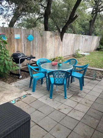 The Salty Mermaid-Rockport, TX 3-walking distance to pier, music, food+ big yard