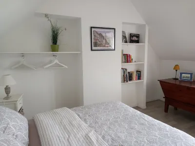 The house of La Digue, 2 bedrooms with terrace and parking Hotels near Bishopric Gardens