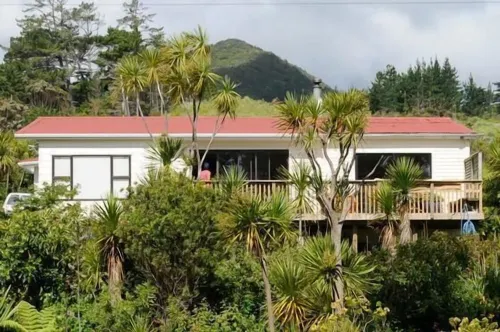 Harbour views OMAPERE MAGIC   Spacious 3 bedroom 2 bathroom Hotels in Omapere