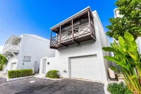 Oceanfront 3BR luxury Villa - Private Pool, Gate Community, no Car needed Hotels in 