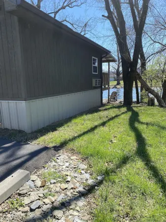 Relaxing waterfront studio on the Watuaga river!