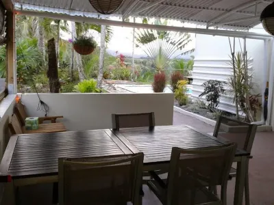 Apartment "ARBRE VOYAGEUR", swimming pool, mountain view โรงแรมใน