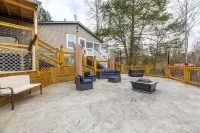 Cozy Pigeon Forge Suite • Hot Tub, Views & Near Dollywood - Honeycomb's Suite