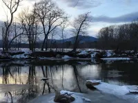 Cozy Cabin with beautiful mountain view located along the scenic Saco River