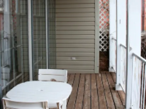 Apt. G above G Gallery & Glass Studio in a beautiful 1890 historic building Hoteles en Guthrie