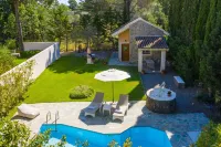 Petrinos Cottage in Dassia, Private pool, A/C, WiFi, 300m to the beach.