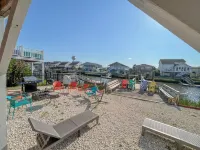 Coastal Comfort - A cute beach cottage!