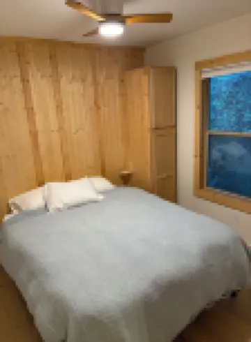 Cabin walking distance to Donner Lake