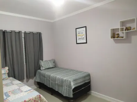 House in Atibaia with pool Отели рядом с достопримечательностью «Ghost Hotel Paintball e Airsoft Atibaia»