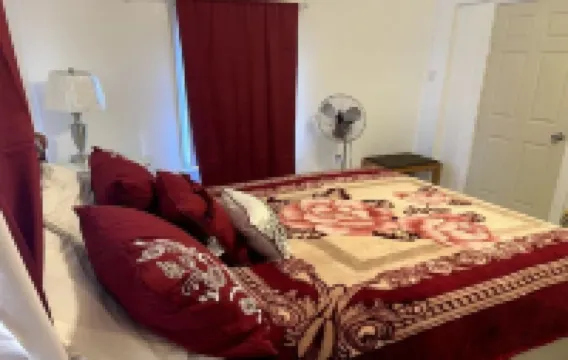 Amazing Hannibal Home - Eitaly’s on Paris