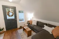 Hygge House-luxurious secluded 3BR guesthouse