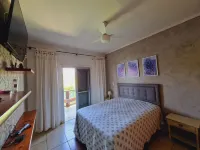 Lakeside retreat with stunning views and close to Thermas Water Park