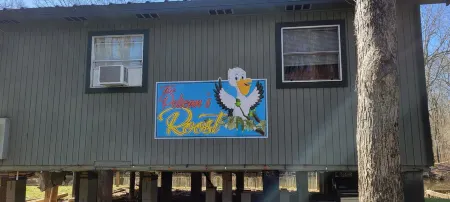 A rustic house on beautiful Caddo lake. Great fishing and kayaking and much more