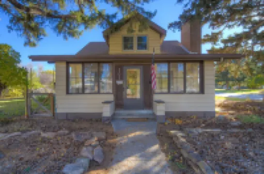 Historic Downtown Ennis Escape Hotels in Ennis