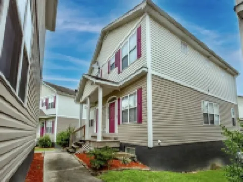 5 minutes to Cherry point! Family-sized townhouse with fireplace & balcony Hoteles en Havelock