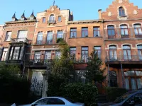 Superb character duplex in the European district Hotels in Ixelles