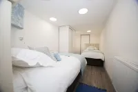 Malt Cottage - Luxury 2 Bedroom, Pet friendly cottage in old town Padstow
