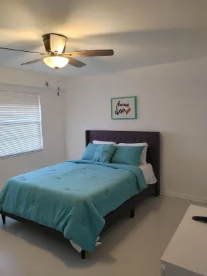Experience Comfort and Convenience in the Heart of Pembroke Pines. Hotels near Crossroads Square