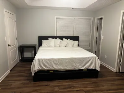 My little castle Charming 3-bedroom townhome in serene Riverdale with WiFi, AC Hotels near Hartsfield-Jackson Atlanta International Airport