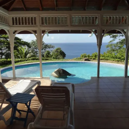 Beautiful, secluded, open plan cottage with spectacular sea views