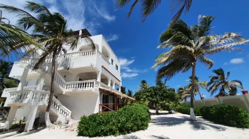 Permit- Beachfront Apartment (6 guests), Level 1