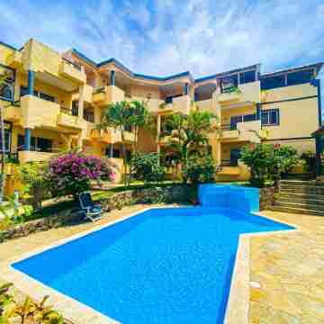 Luxury Private Villas w Pool and near Beach. No All Inclusive Fees. Sleeps 40! Fitness & Recreational Facilities